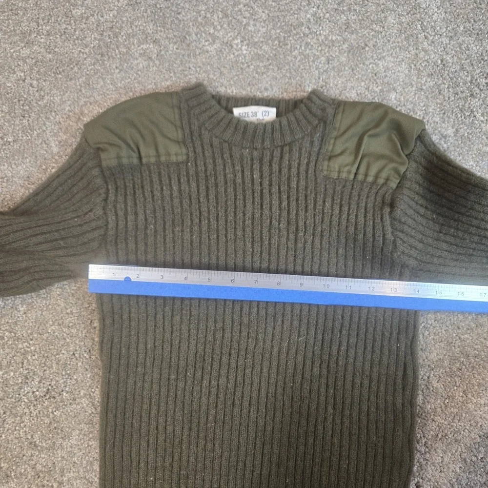 Military Sweater Mens Size 38(2) Wool Vintage Green Shoulder/Elbow‎ Patches